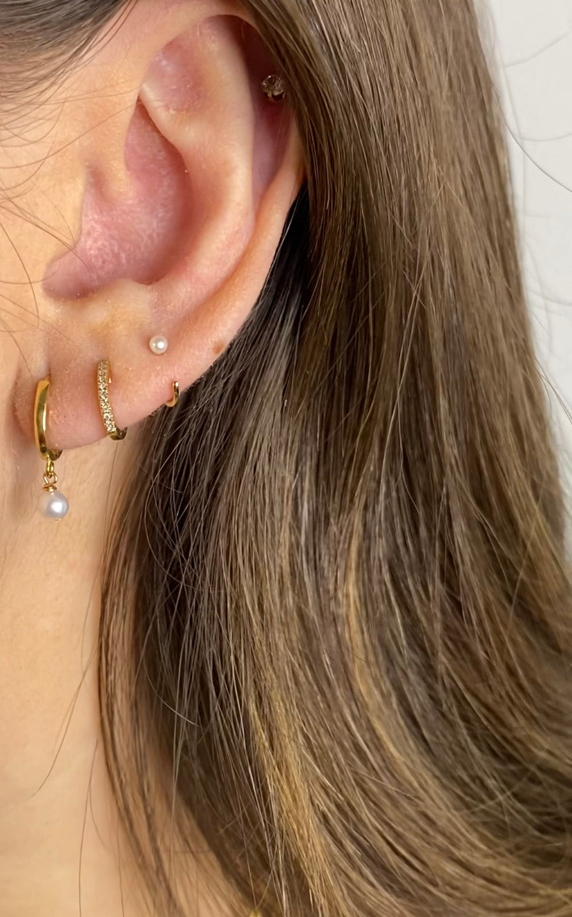14K Freshwater Tiny Threader Hoop