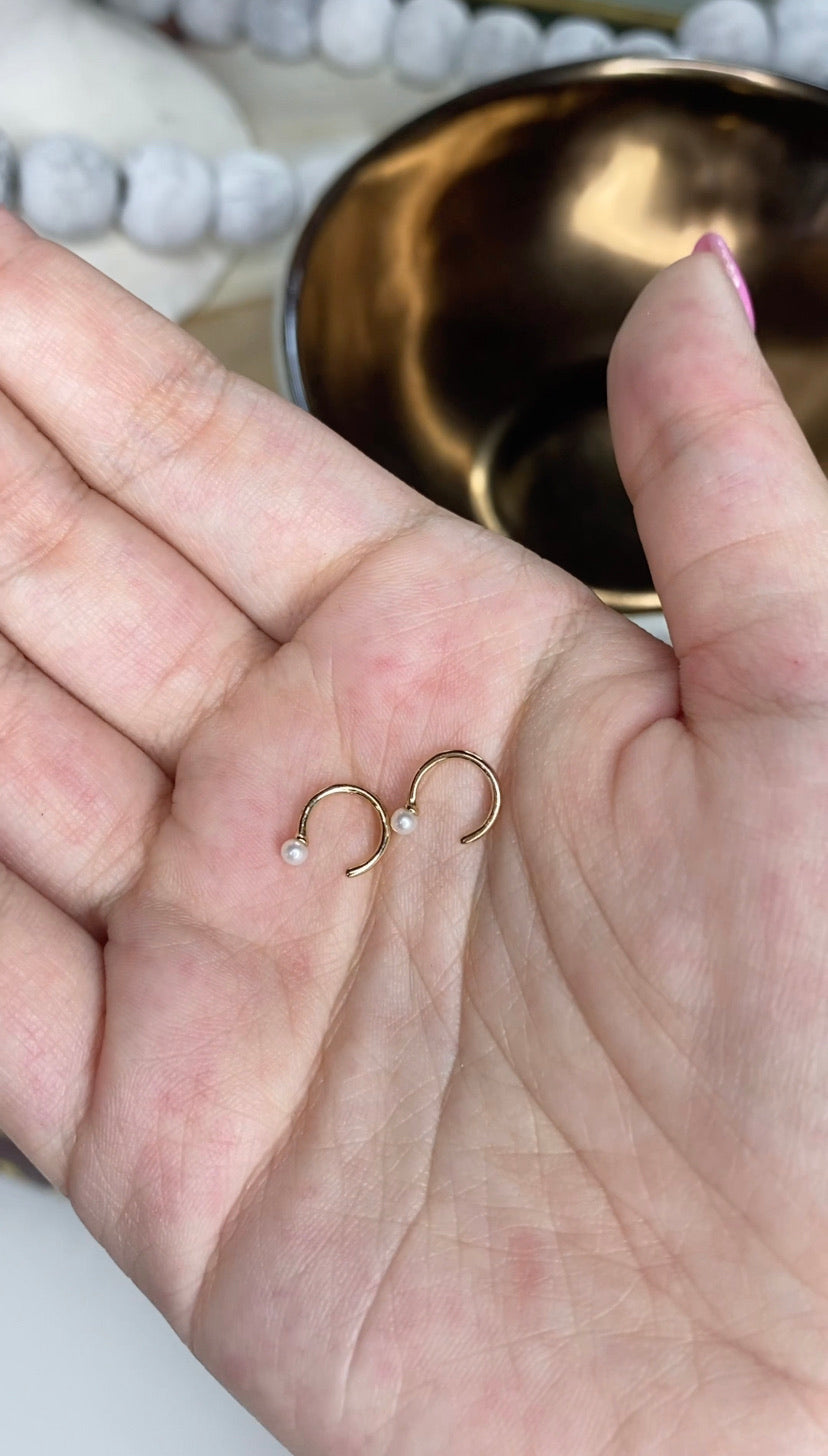 14K Freshwater Tiny Threader Hoop