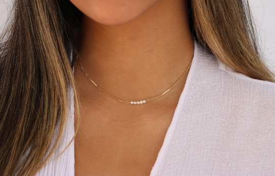 Delicate Pearl Bar Choker